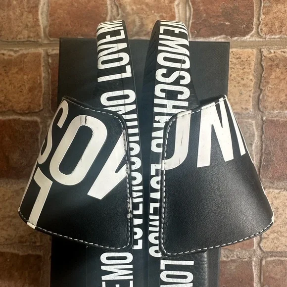Love Moschino Logo Slides - Picture 13 of 13